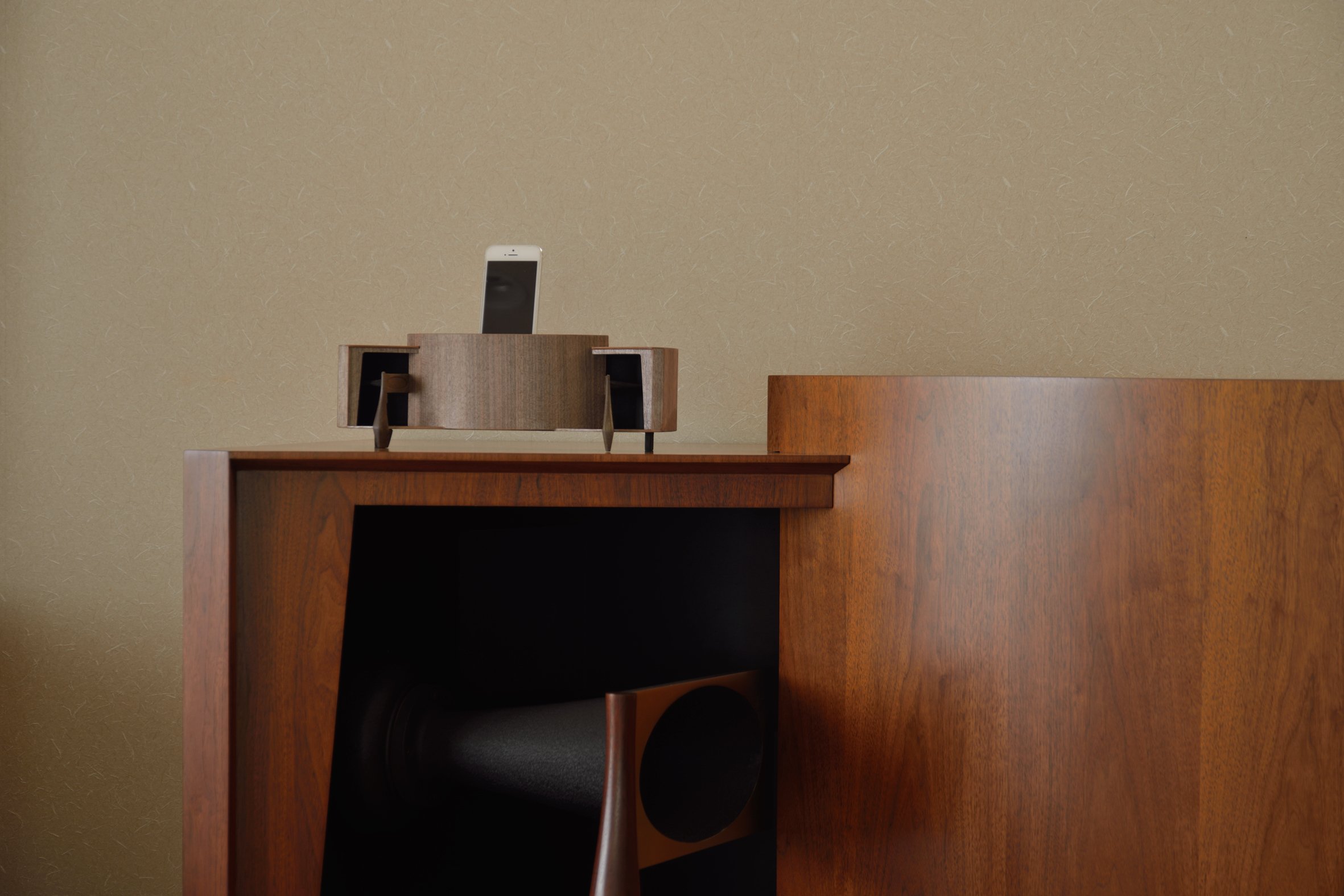 Amazon | iPhone13pro MAX対応 JBL パラゴン風1/8 スピーカー ホーン